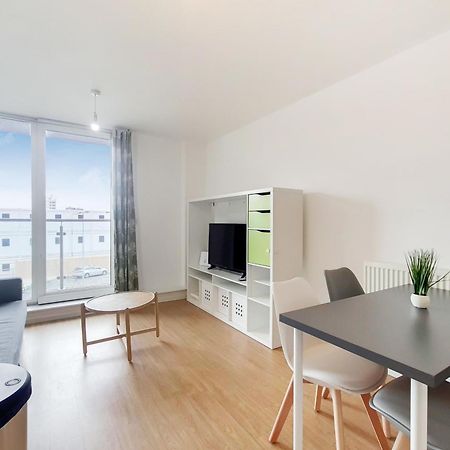 Fully Serviced Two Bed Apartment By Excel & O2 ロンドン エクステリア 写真